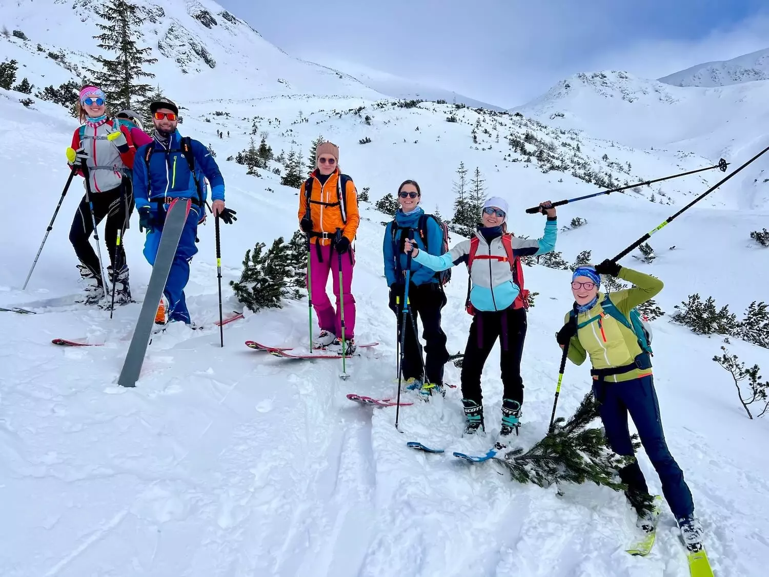 Dámská skupina v čele s intruktorem Vojtou