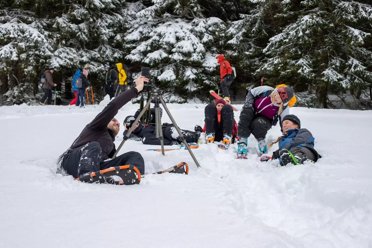 Pomocí speciální fotografické techniky můžeme zjistit, jaká je plocha korun stromů, na kterých se může zadržet sníh.