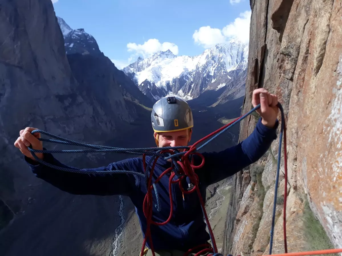 Góša v ceste Diagonale (7a, 550m) na Yellow wall (3800m)