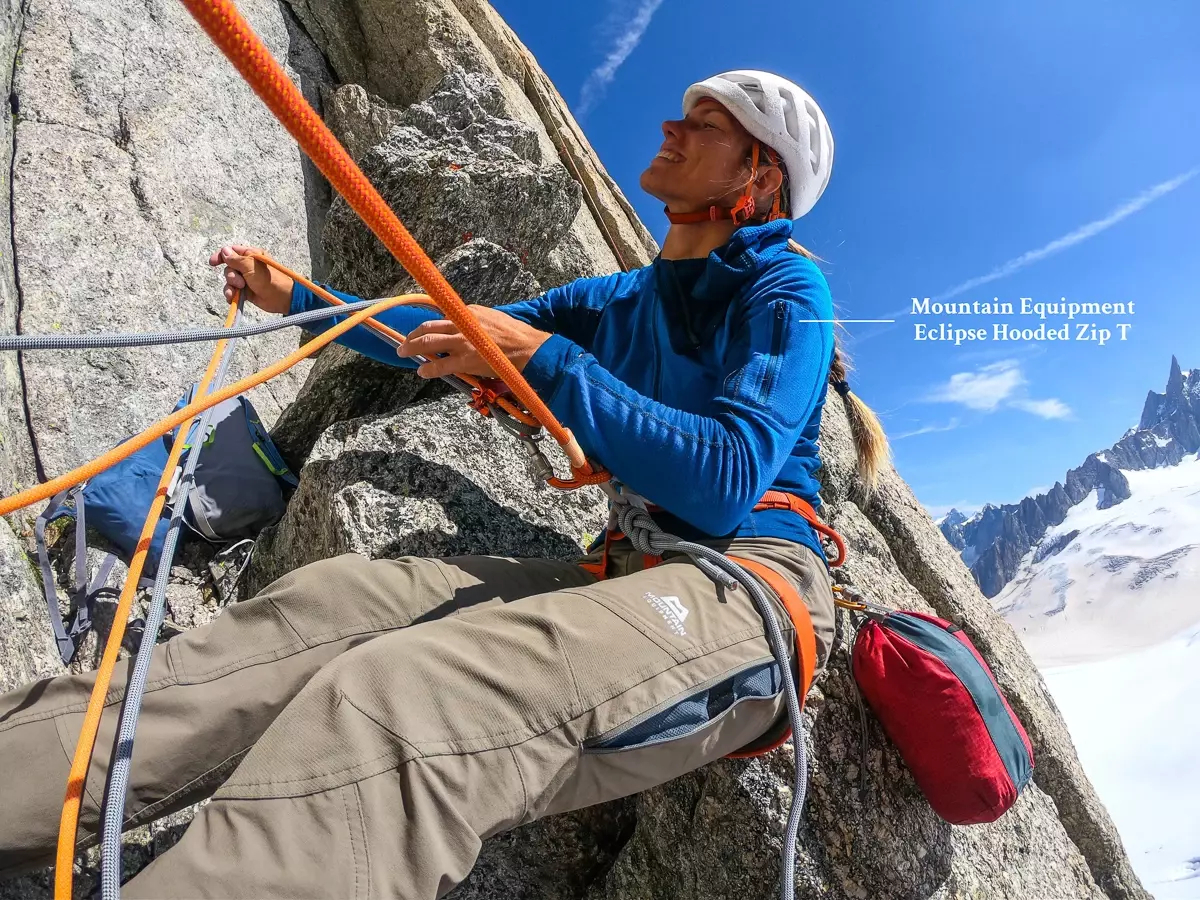 Fleecovú mikinu Eclipse Hooded Zip T mám na sebe v horách tiež takmer v jednom kuse.