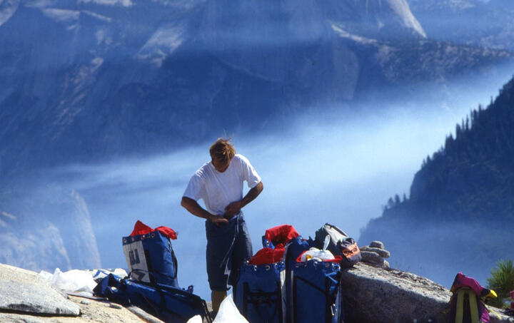 tenaya_historia_jose-luis-garcia-gallego_fundador-de-tenaya_nueva-ruta-en-la-cumbre-del-capitan