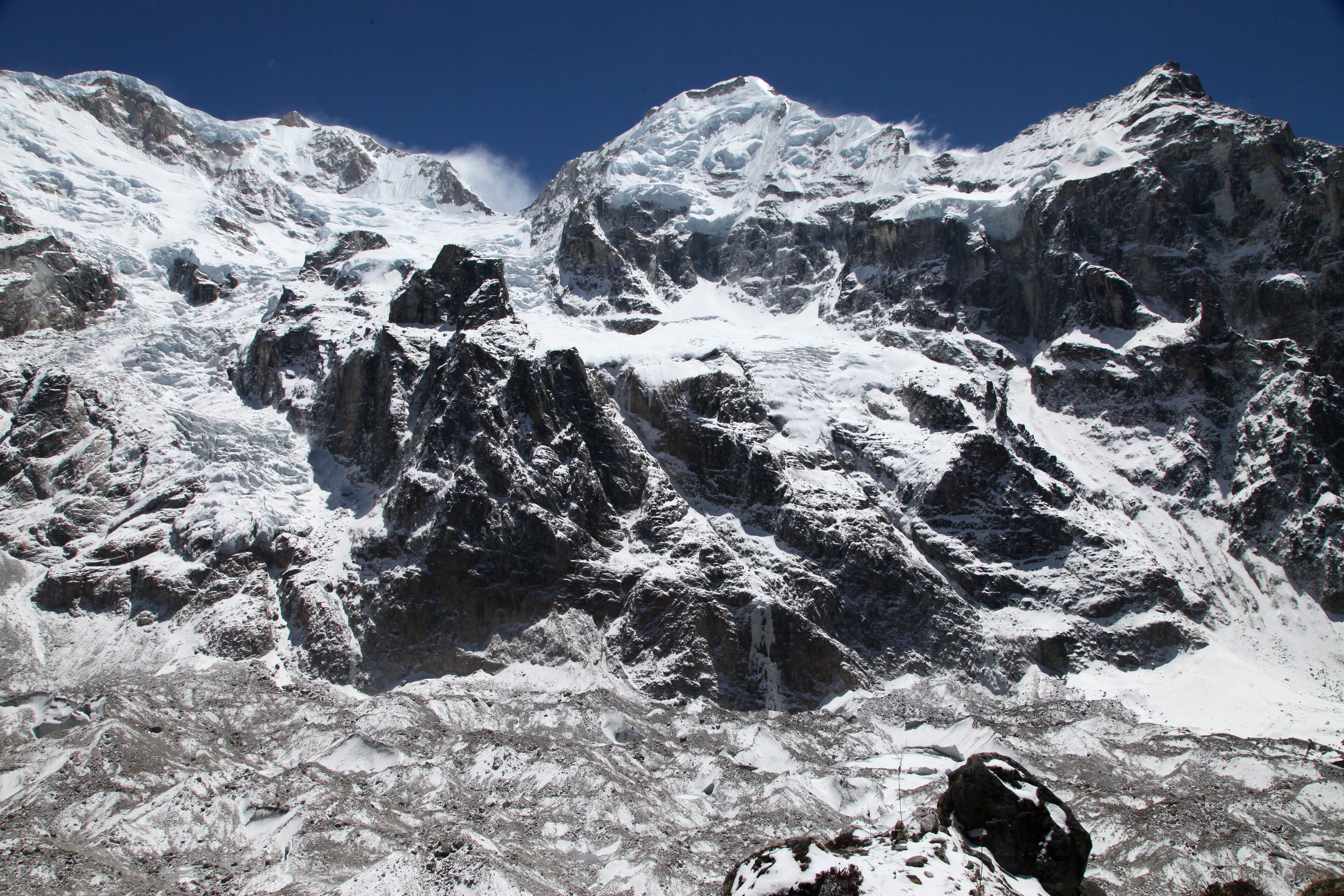 Západná stena Kabru South a Rathong