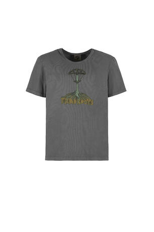 w25-ute002-roots-front-wolf