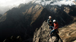 DJI_0005_Athlete-Climbing_Nacho und Mo Salbit_SS25_MaxDraeger_MedRes