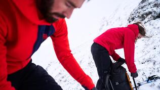 HamishFrost_2022_ME AW22 Winter Walking 039 - Large_SHROUD2